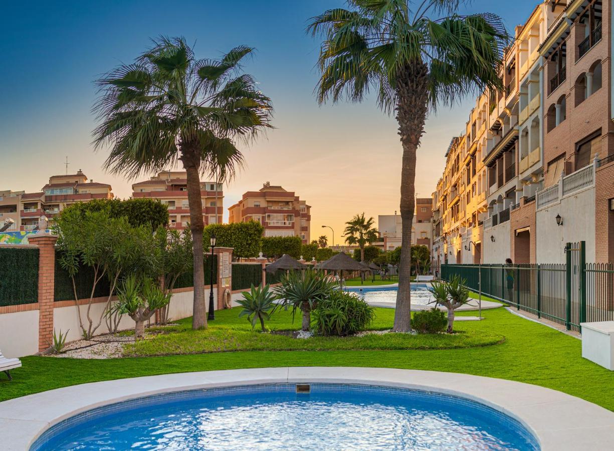 Apartamento 2 Dormitorios En La Mejor Zona De Roquetas ロケタス・デ・マル エクステリア 写真